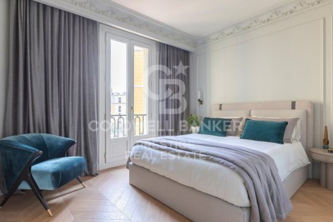 4 bedrooms apartment for sale in Barcelona, Catalonia, Spain № 5744 - photo 9