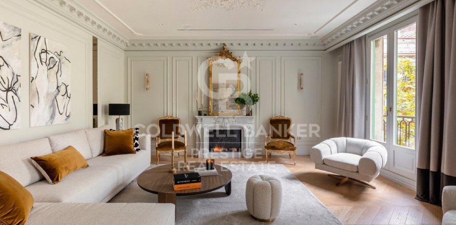 4 bedrooms apartment for sale in Barcelona, Catalonia, Spain № 5744