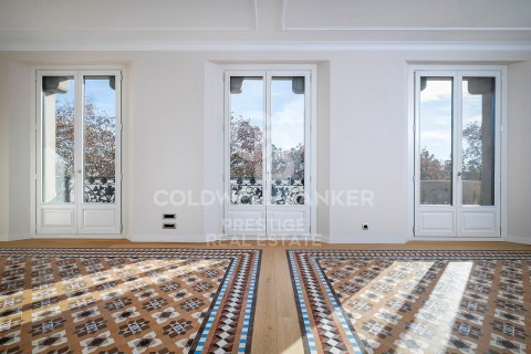 3 bedrooms apartment for sale in Barcelona, Catalonia, Spain № 5748