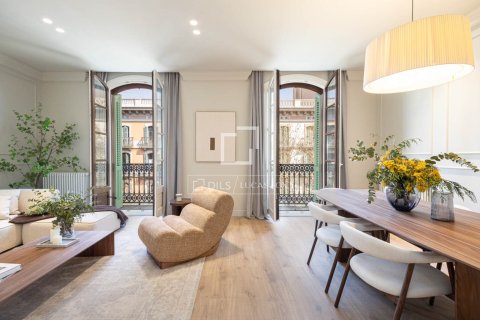 4 bedrooms apartment for sale in Barcelona, Catalonia, Spain № 4149