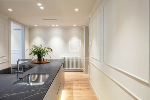 4 bedrooms apartment for sale in Barcelona, Catalonia, Spain № 4149 - photo 11