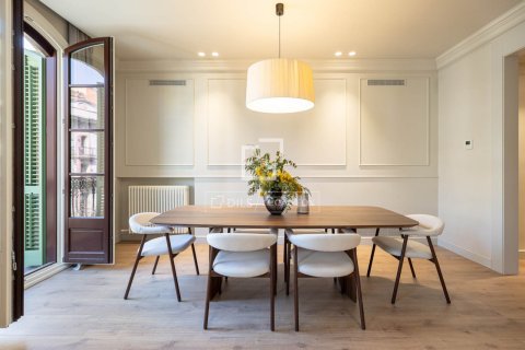 4 bedrooms apartment for sale in Barcelona, Catalonia, Spain № 4149 - photo 5