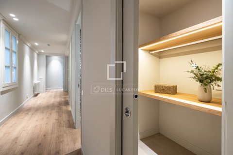 4 bedrooms apartment for sale in Barcelona, Catalonia, Spain № 4149 - photo 17