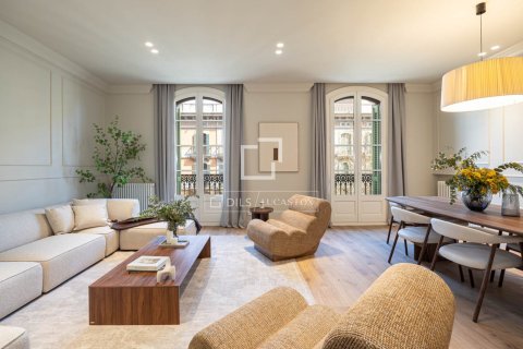4 bedrooms apartment for sale in Barcelona, Catalonia, Spain № 4149 - photo 2
