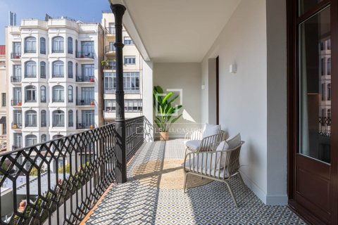 4 bedrooms apartment for sale in Barcelona, Catalonia, Spain № 4149 - photo 4