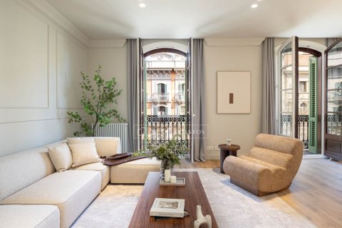 4 bedrooms apartment for sale in Barcelona, Catalonia, Spain № 4149 - photo 3