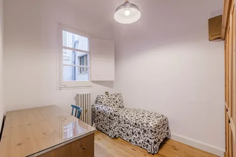 Купить квартиру в Барселона, Испания с 5 комнат, № 1737 - фото 15