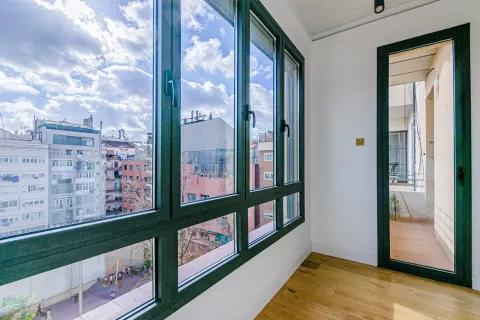 Купить квартиру в Барселона, Испания с 5 комнат, № 1737 - фото 9