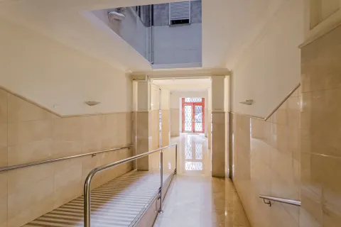 Купить квартиру в Барселона, Испания с 5 комнат, № 1737 - фото 20