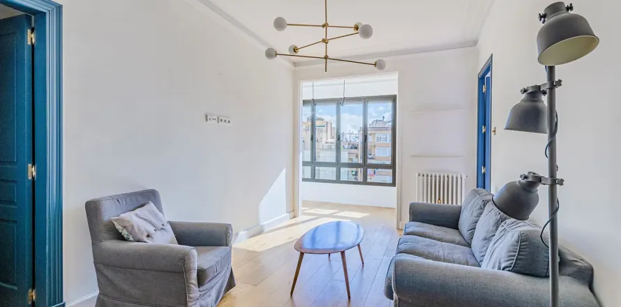 Квартира с 4 спальнями в Барселоне, Каталония, Испания № 1737