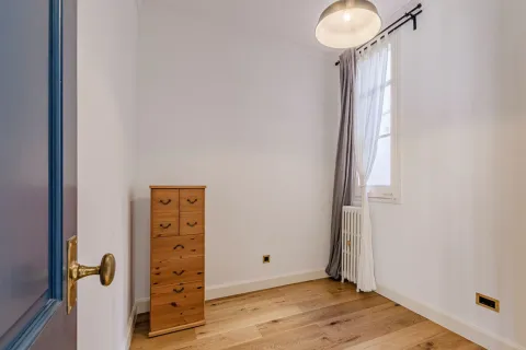 Купить квартиру в Барселона, Испания с 5 комнат, № 1737 - фото 16