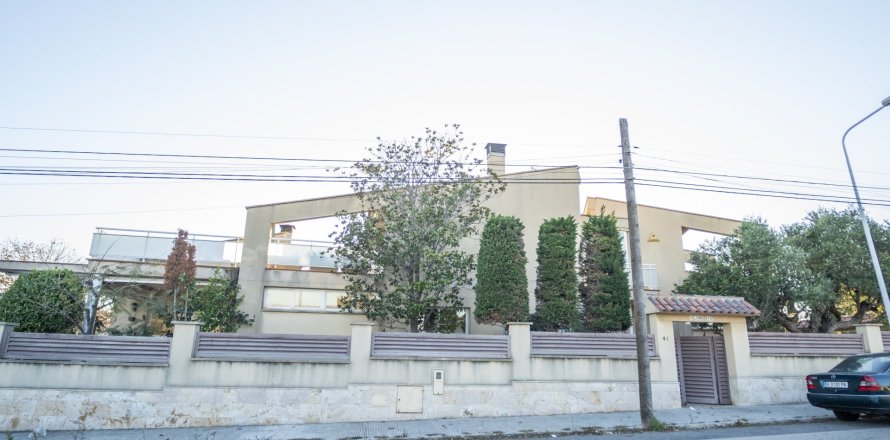 Дом с 4 спальнями в Калафелле, Таррагона, Каталония, Испания № 1734