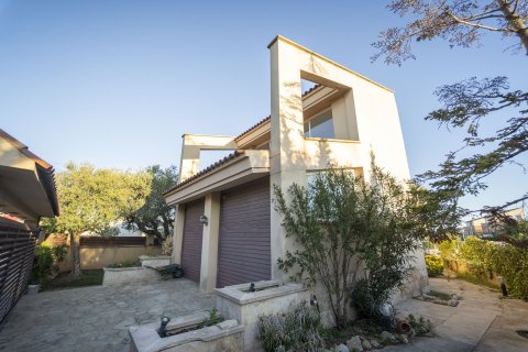 Купить дом в Калафелл, Испания с 5 комнат, № 1734 - фото 3