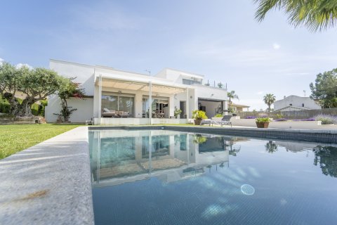 Дом с 4 спальнями в Кома-Руге, Таррагона, Каталония, Испания № 1735