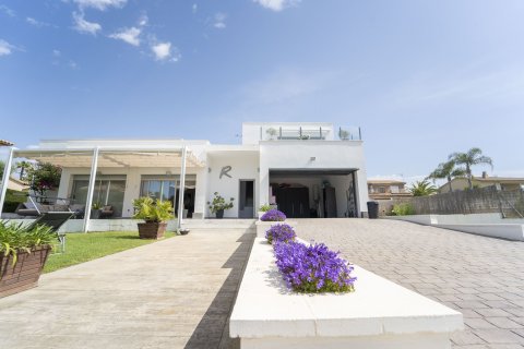 Купить дом в Кома-Руга, Испания с 5 комнат, № 1735 - фото 2