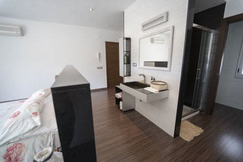 Купить дом в Кома-Руга, Испания с 5 комнат, № 1735 - фото 20