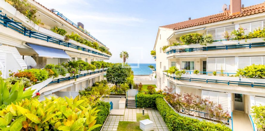 Apartamento de 3 dormitorios en venta en Sitges, Barcelona, Cataluña, Spain № 6585