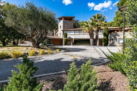 8 bedrooms villa for sale in Premia De Dalt, Barcelona, Catalonia, Spain № 6587 - photo 3