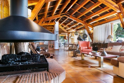 8 bedrooms villa for sale in Premia De Dalt, Barcelona, Catalonia, Spain № 6587 - photo 19