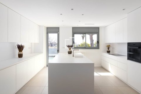6 bedrooms villa for sale in El Masnou, Barcelona, Catalonia, Spain № 6584 - photo 10