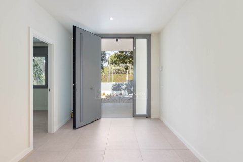 6 bedrooms villa for sale in El Masnou, Barcelona, Catalonia, Spain № 6584 - photo 6