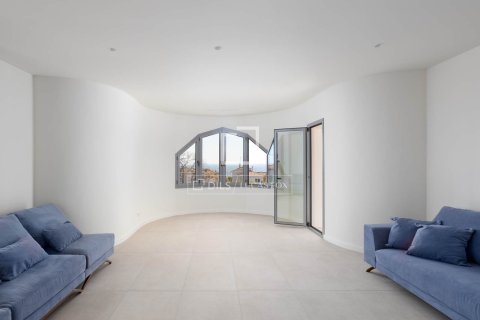 6 bedrooms villa for sale in El Masnou, Barcelona, Catalonia, Spain № 6584 - photo 24