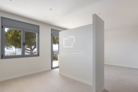 6 bedrooms villa for sale in El Masnou, Barcelona, Catalonia, Spain № 6584 - photo 17