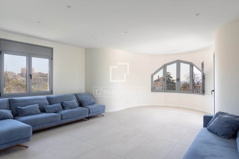 6 bedrooms villa for sale in El Masnou, Barcelona, Catalonia, Spain № 6584 - photo 12
