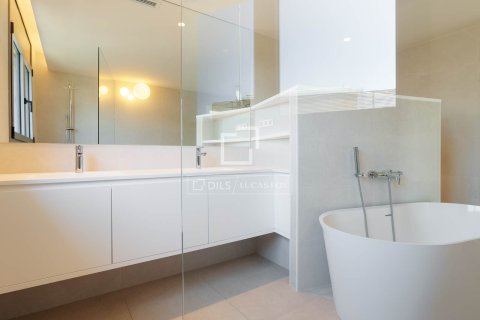6 bedrooms villa for sale in El Masnou, Barcelona, Catalonia, Spain № 6584 - photo 22