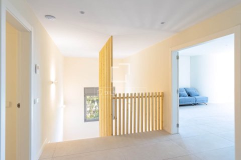 6 bedrooms villa for sale in El Masnou, Barcelona, Catalonia, Spain № 6584 - photo 23