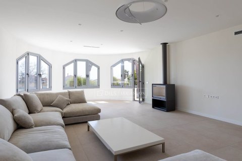 6 bedrooms villa for sale in El Masnou, Barcelona, Catalonia, Spain № 6584 - photo 7