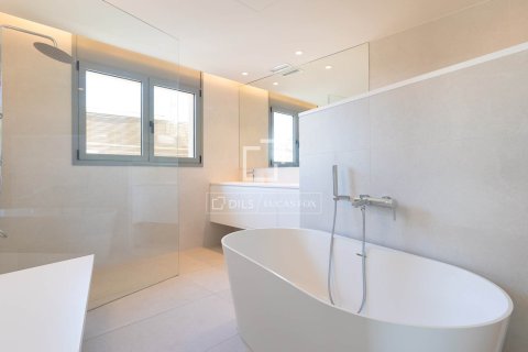 6 bedrooms villa for sale in El Masnou, Barcelona, Catalonia, Spain № 6584 - photo 21