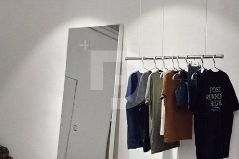 Магазин студия в Л'Эшампле, Барселона, Каталония, Испания № 4586