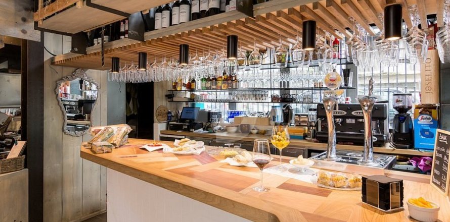 153 sq.m. cafe / restaurant for sale in Ciutat Vella, Barcelona, Catalonia, Spain № 4588