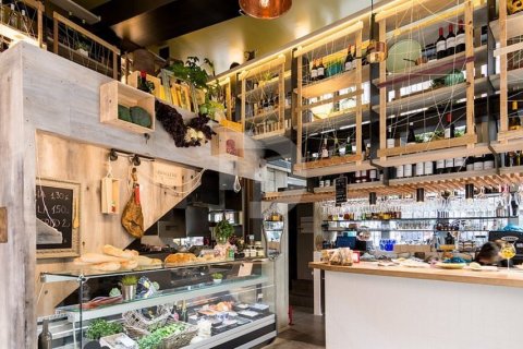 153 sq.m. cafe / restaurant for sale in Ciutat Vella, Barcelona, Catalonia, Spain № 4588 - photo 2