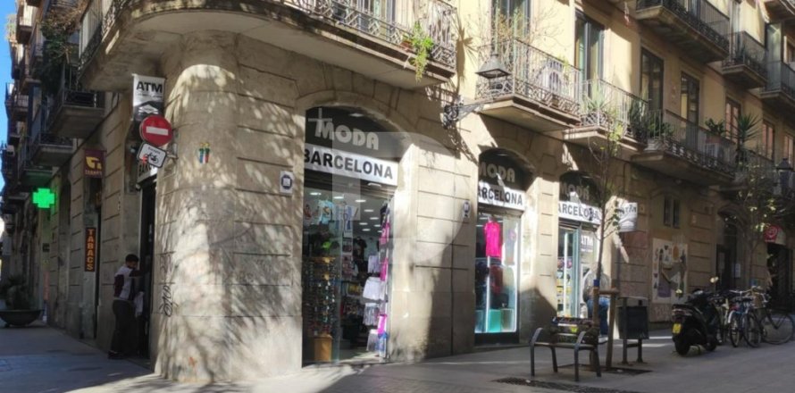 85 sq.m. retail store for sale in Ciutat Vella, Barcelona, Catalonia, Spain № 4589