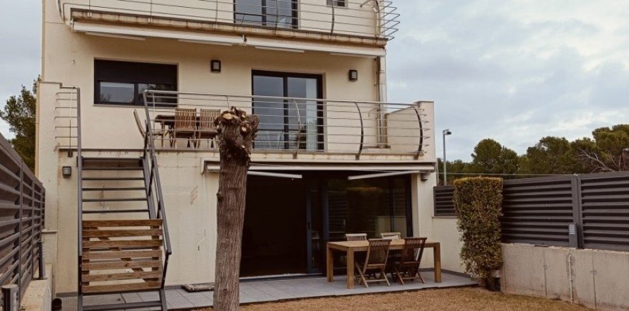 4 bedrooms house for sale in L'Ametlla de Mar, Tarragona, Catalonia, Spain № 5077