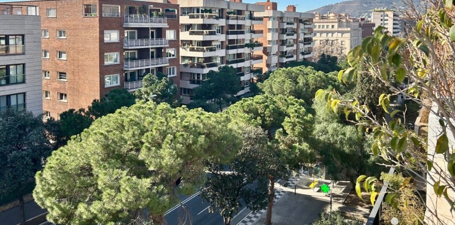 5 bedrooms apartment for sale in Barcelona, Catalonia, Spain № 5074