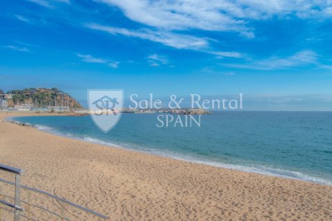 813 sq.m. land plot for sale in Blanes, Girona, Catalonia, Spain № 6719 - photo 12