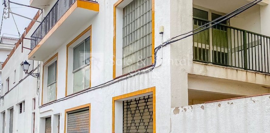 3 bedrooms commercial property for sale in Tossa de Mar, Girona, Catalonia, Spain № 6722