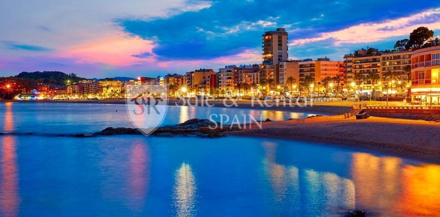 3 bedrooms commercial property for sale in Lloret de Mar, Girona, Catalonia, Spain № 6725