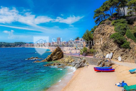 3 bedrooms commercial property for sale in Lloret de Mar, Girona, Catalonia, Spain № 6725 - photo 7