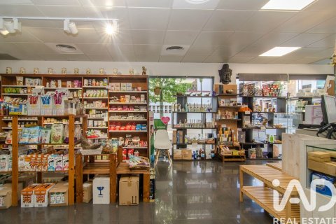 153 sq.m. commercial property for sale in Sitges, Barcelona, Catalonia, Spain № 7543 - photo 5