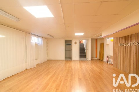 153 sq.m. commercial property for sale in Sitges, Barcelona, Catalonia, Spain № 7543 - photo 21
