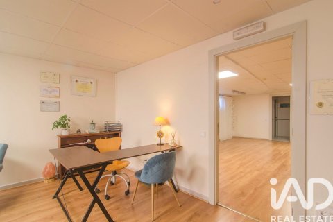 153 sq.m. commercial property for sale in Sitges, Barcelona, Catalonia, Spain № 7543 - photo 19
