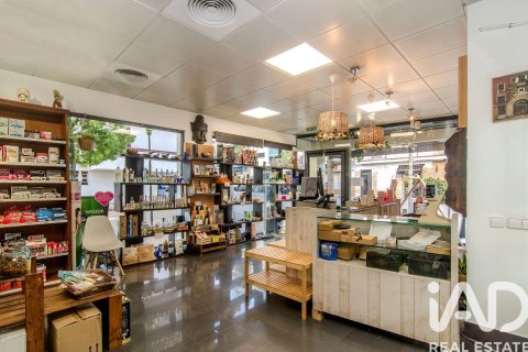 153 sq.m. commercial property for sale in Sitges, Barcelona, Catalonia, Spain № 7543 - photo 4