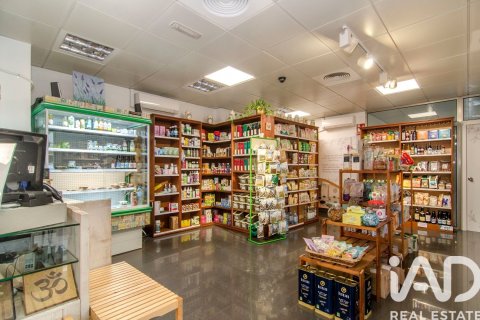 153 sq.m. commercial property for sale in Sitges, Barcelona, Catalonia, Spain № 7543 - photo 9
