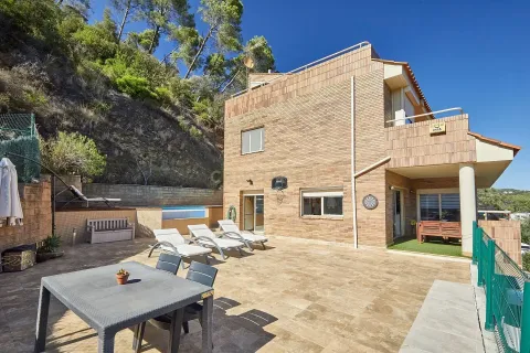 4 bedrooms house for sale in Torrelles de Llobregat, Barcelona, Catalonia, Spain № 6954 - photo 3