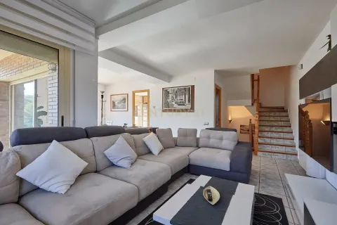 4 bedrooms house for sale in Torrelles de Llobregat, Barcelona, Catalonia, Spain № 6954 - photo 10