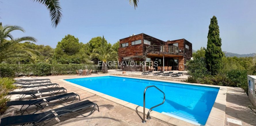 Дом с 5 спальнями в Л'Аметлья-де-Мар, Таррагона, Каталония, Испания № 2602